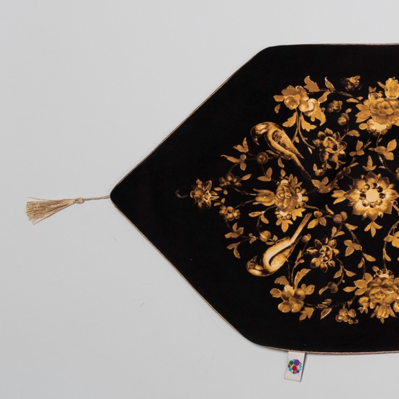 Handmade Velvet Table Runner. - Picture 3 of 4